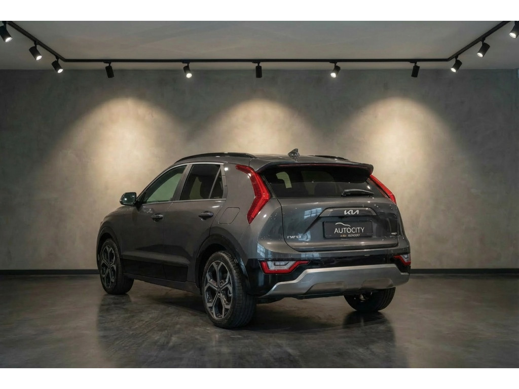 52024282-3.jpg