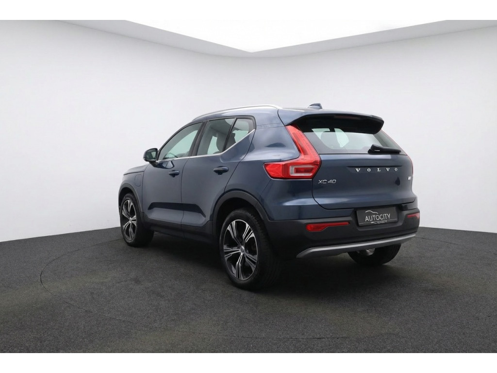 52700765-3.jpg
