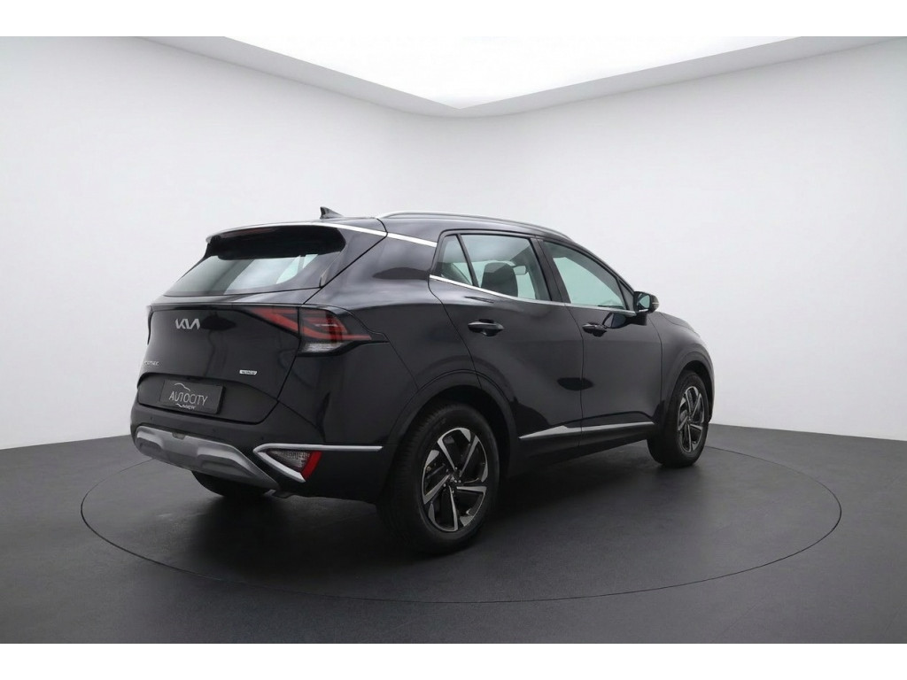 52888196-2.jpg