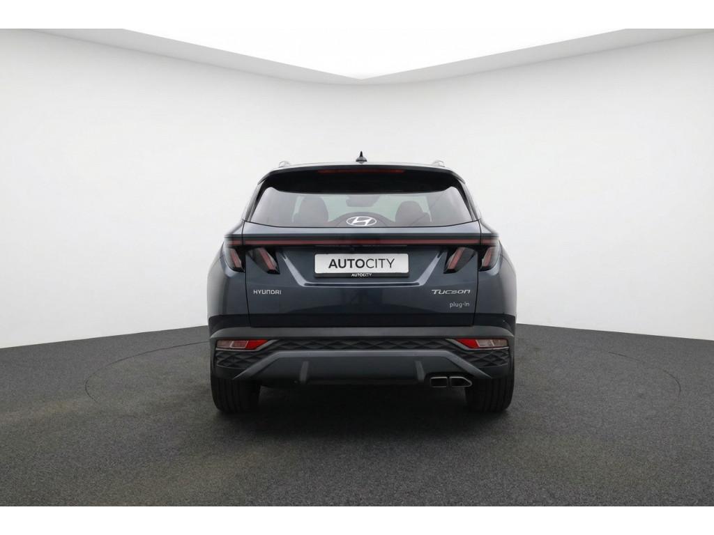 52888656-3.jpg