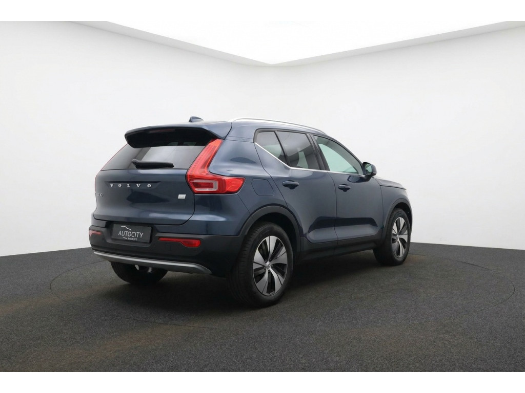 53124114-2.jpg
