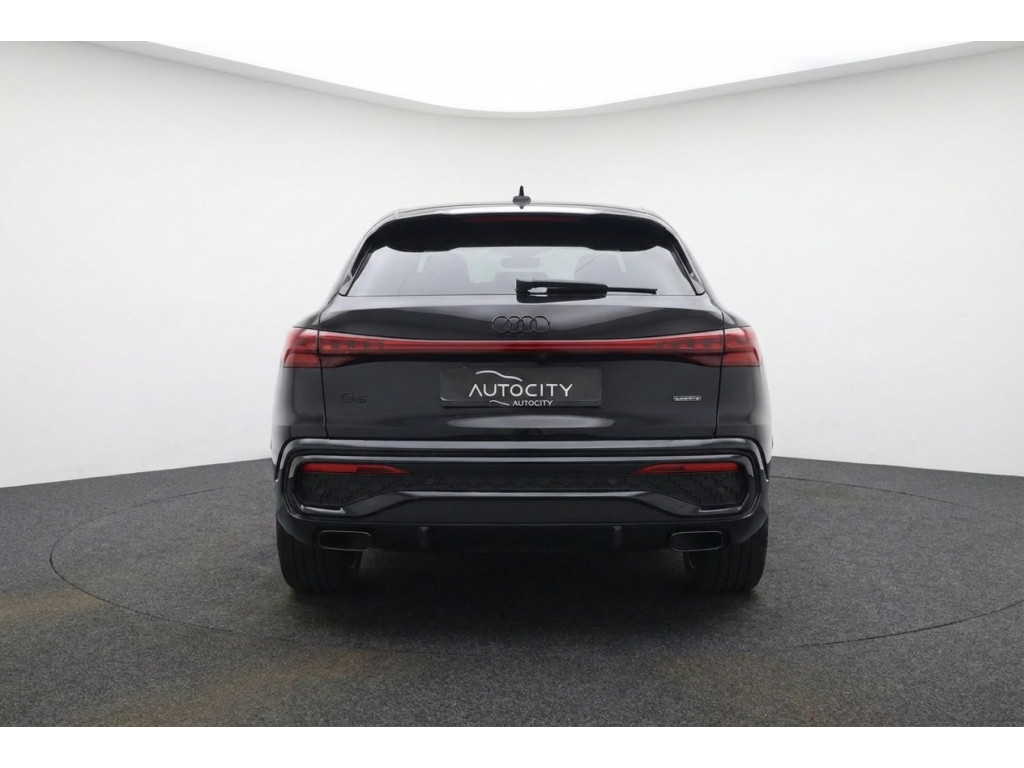 53134831-3.jpg