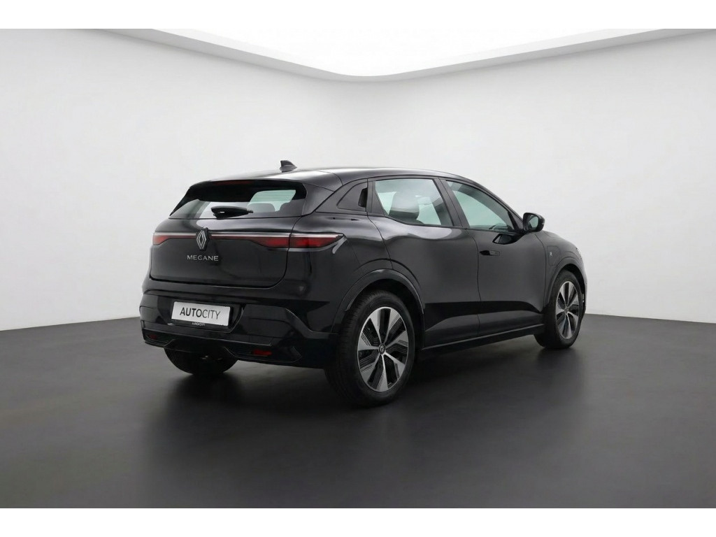 53693417-2.jpg