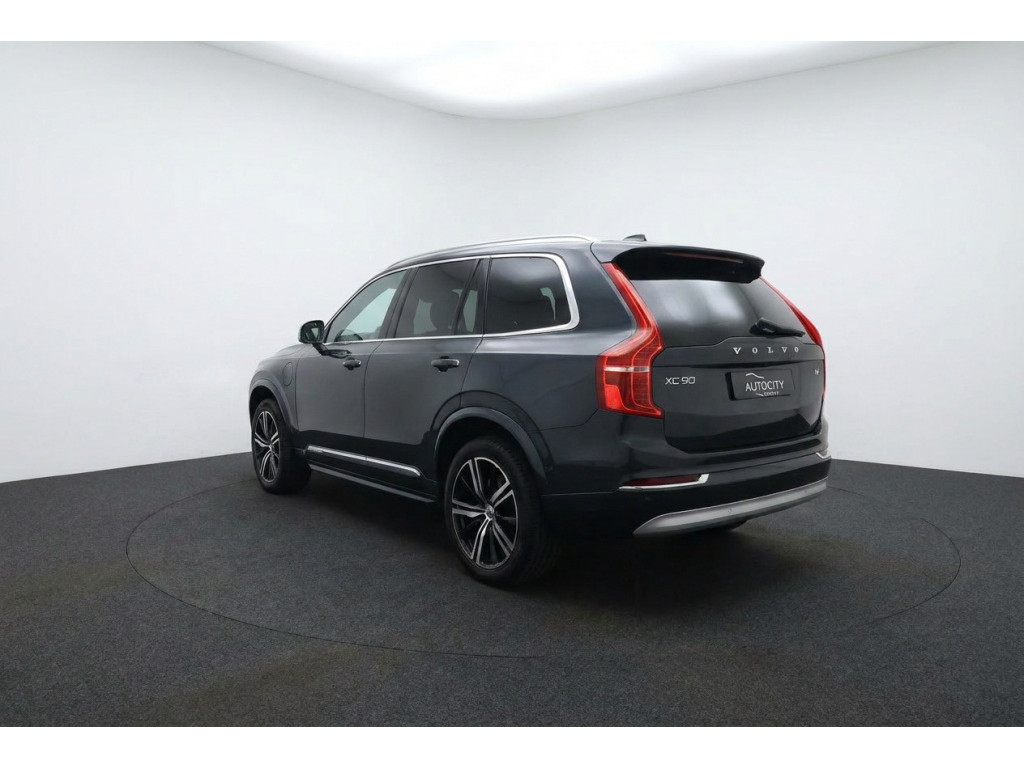 53776316-3.jpg