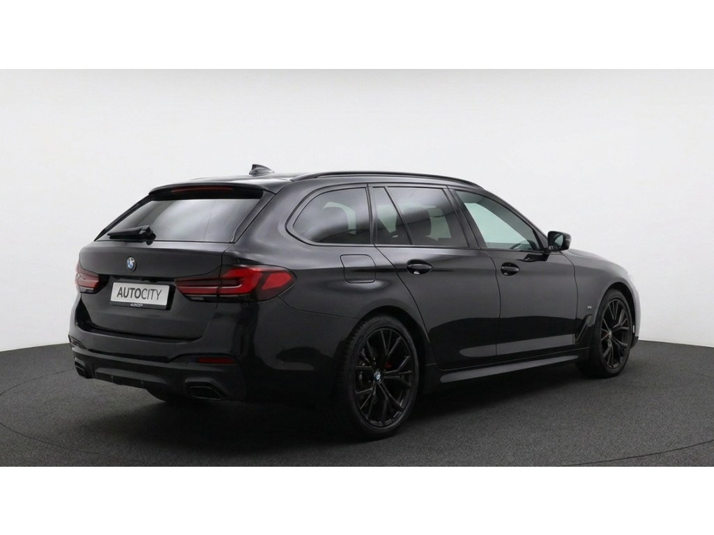 55386597-3.jpg
