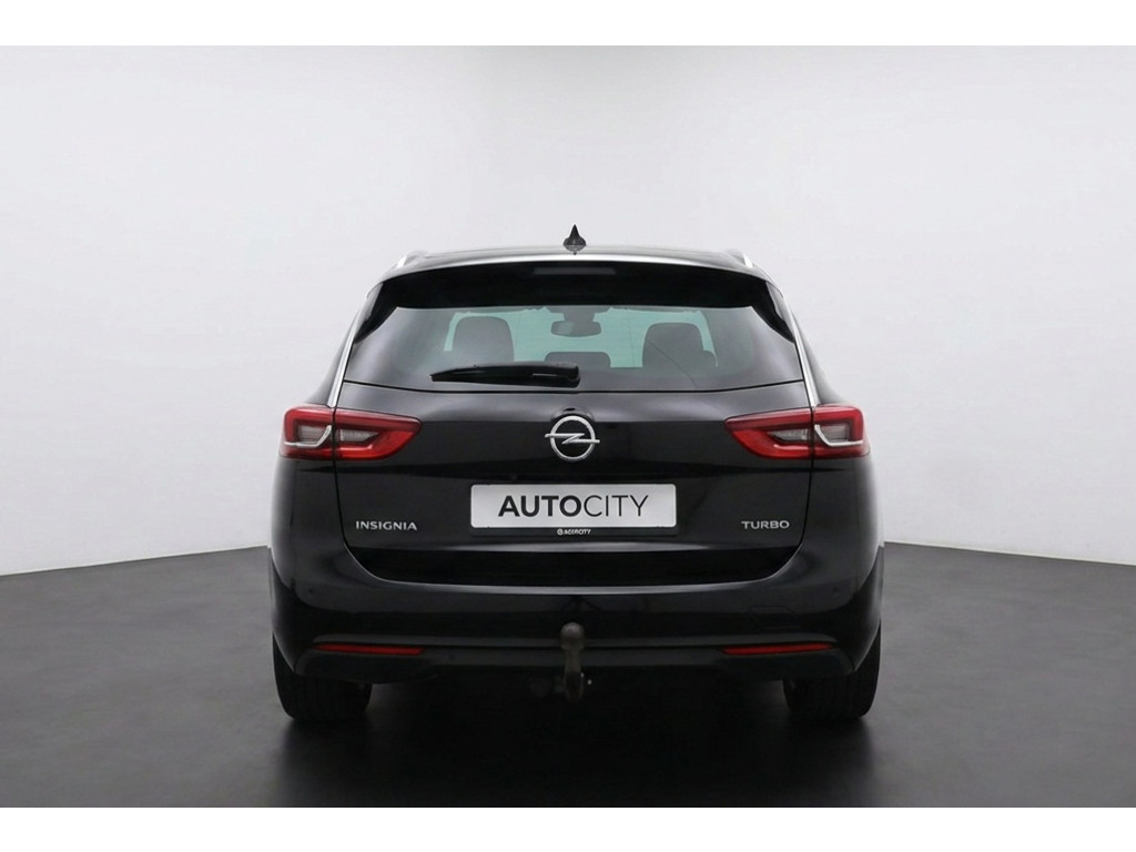 56340099-3.jpg