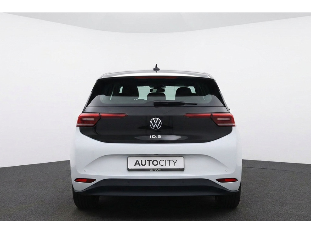 56369454-3.jpg
