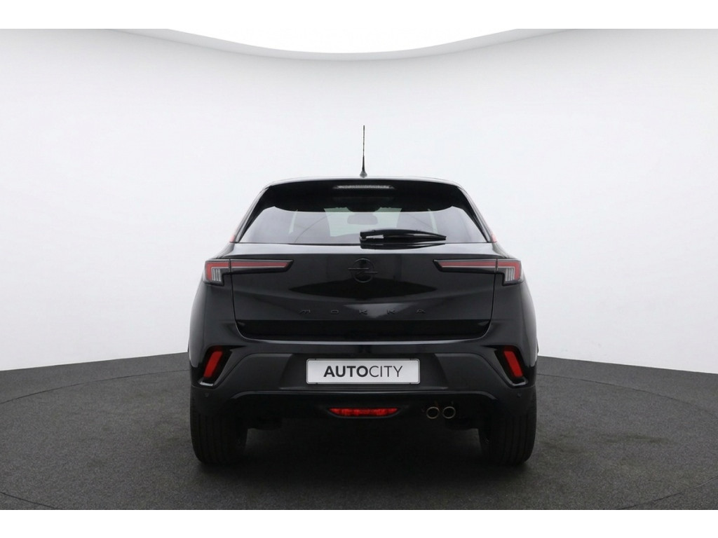 56689380-3.jpg