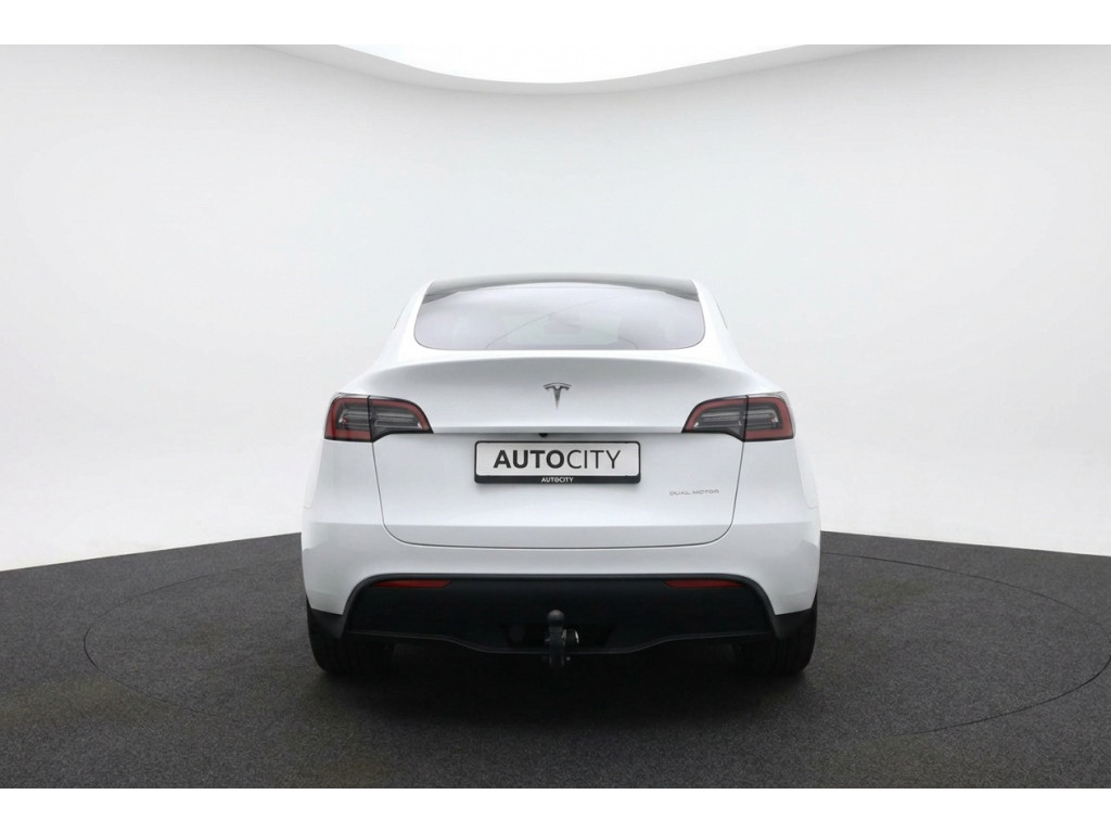 56770557-3.jpg