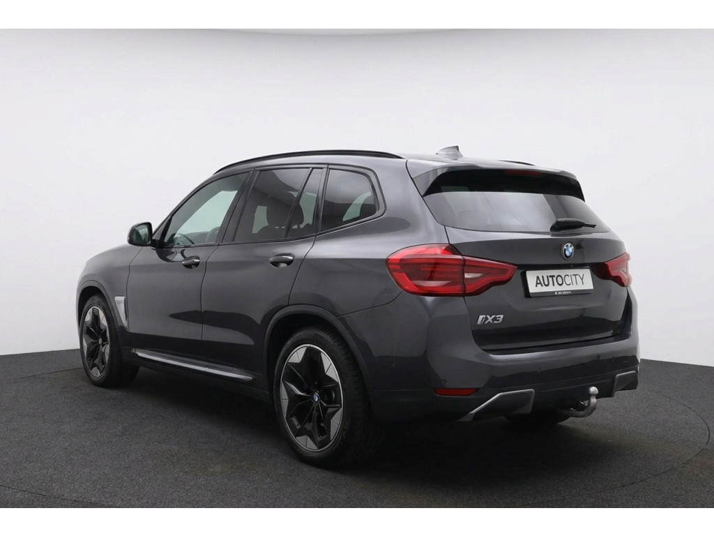 56888434-2.jpg