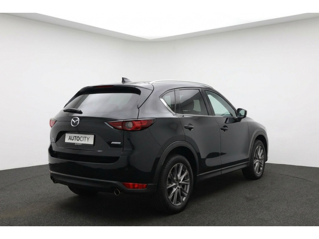 57267835-2.jpg
